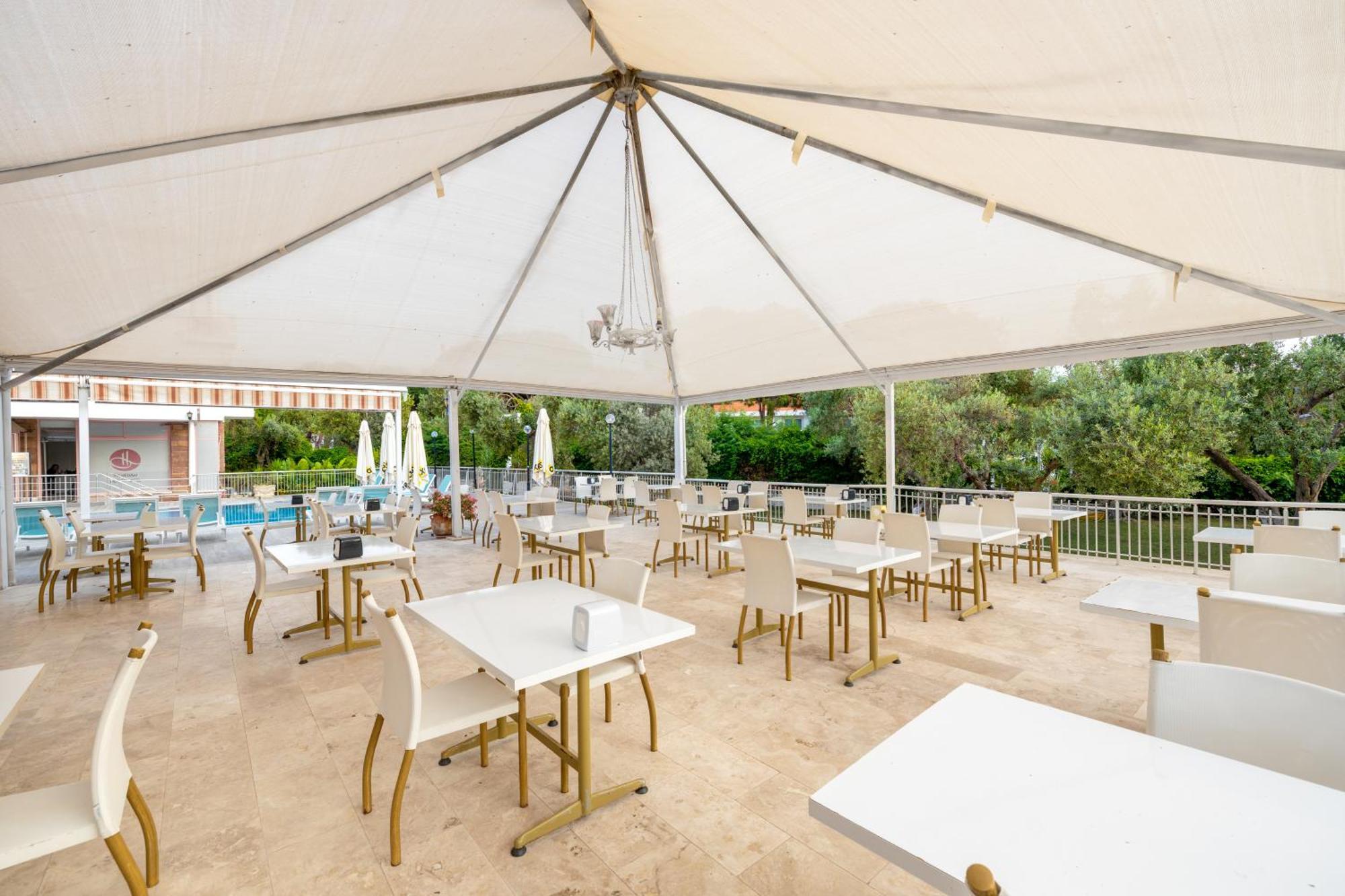Hanedan Beach Hotel Фоча Екстер'єр фото